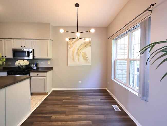 Building Photo - 2607 Oak Tree Ln