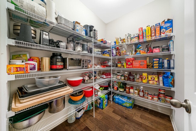 Building Photo - 34040 N Jenna Ln