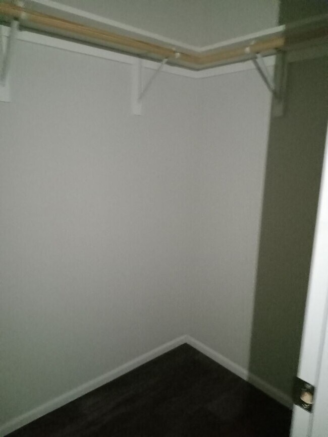 Building Photo - 47719 Fairyglen -3 bedroom / 2 Bath in Oakridge