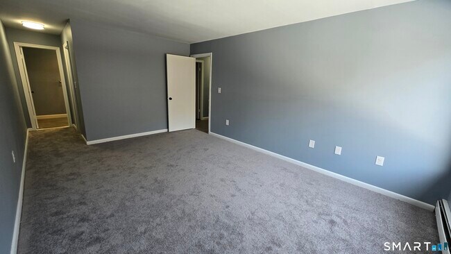 Building Photo - 2211 Cromwell Hills Dr