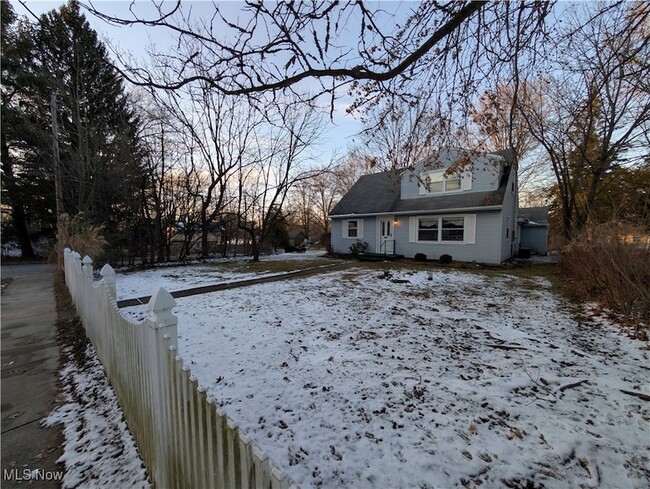 Building Photo - 703 Avondale St