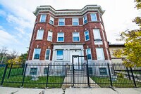 Building Photo - 327-29 S Central Park