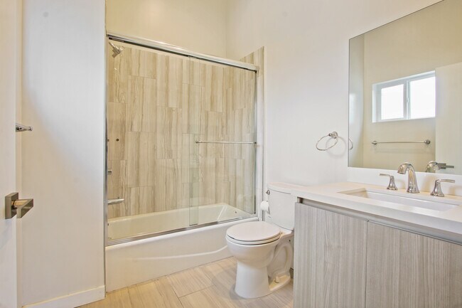 Building Photo - 8532 Cashio St