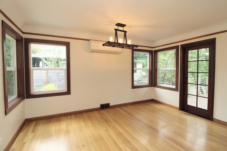 Building Photo - 9823 SW 55th Ave