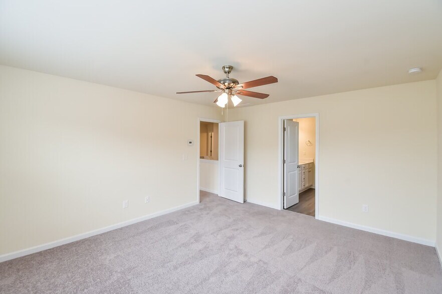 Building Photo - 324 Hamilton Pointe Dr