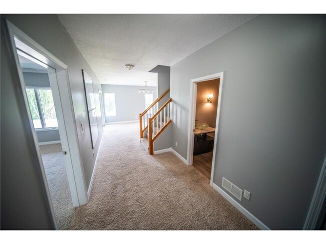 Building Photo - 5182 Southern Ridge Ln SW