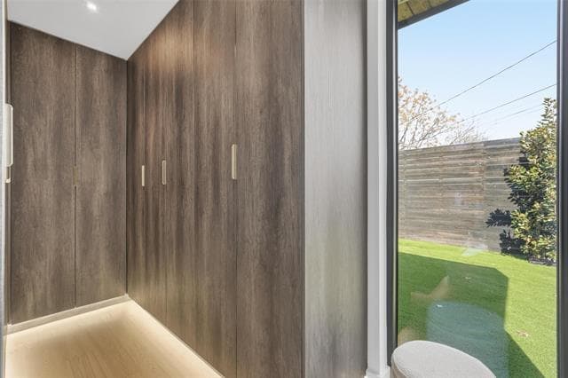 Building Photo - 6822 Victoria Ave