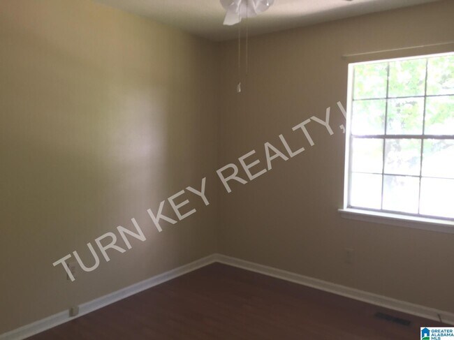 Building Photo - 2548 Janice Cir NE