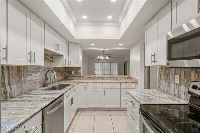 Building Photo - 6165 S Mirror Lake Dr