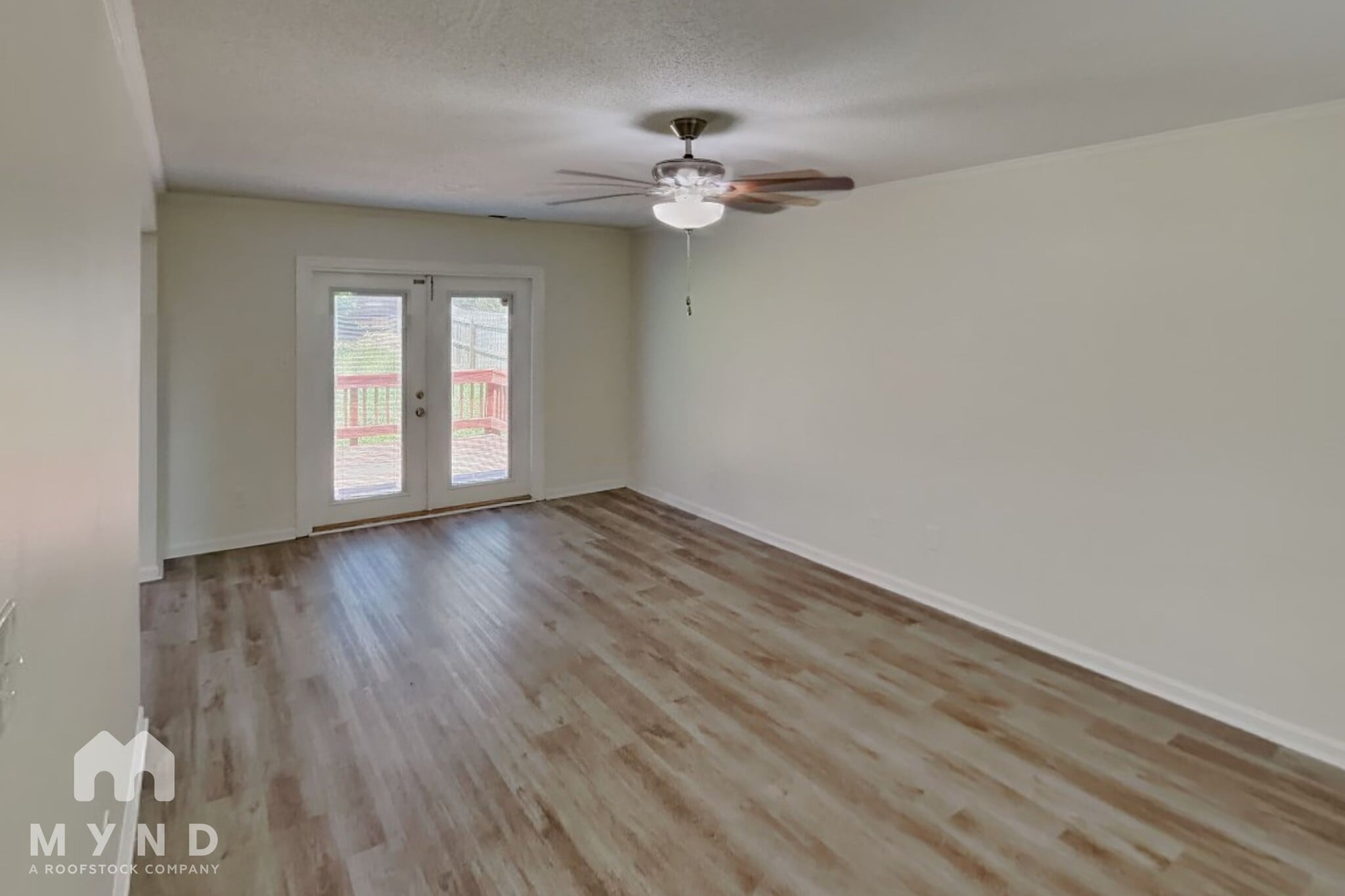 Building Photo - 219 Chattaroy Dr