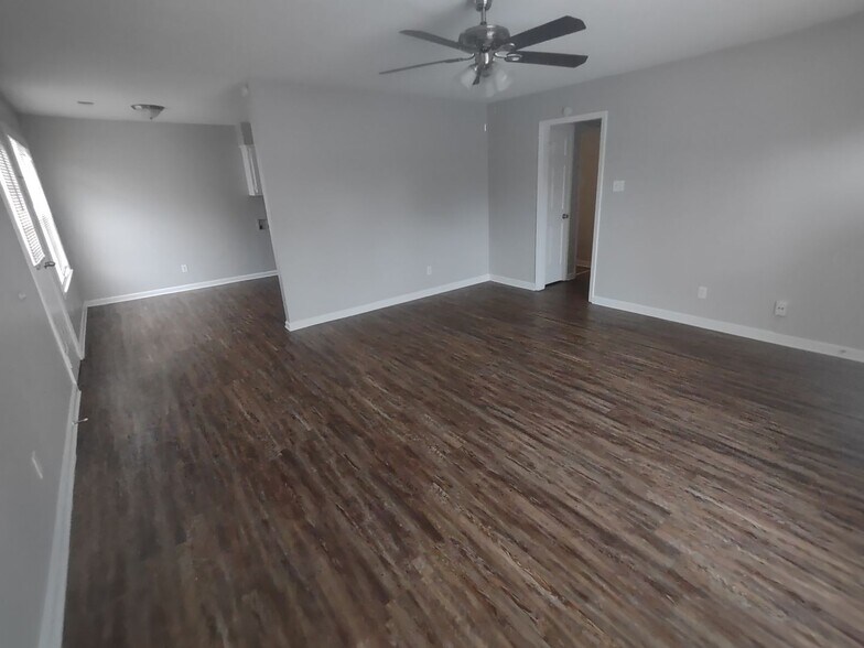 Building Photo - 3914 Winwood Dr