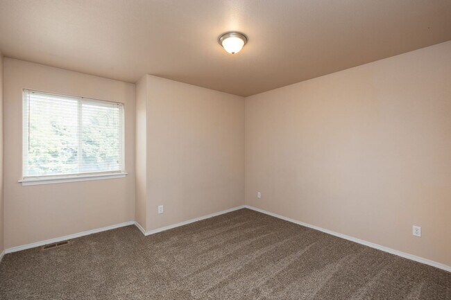 Building Photo - 326 S Thierman Rd
