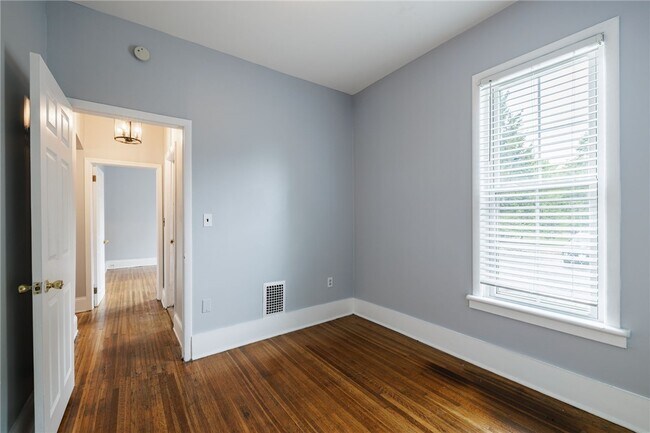 Building Photo - 222 Gregory St