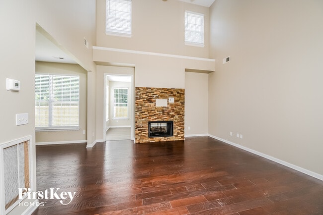 Building Photo - 4594 Ramseur Dr