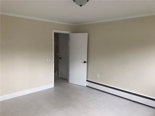 Building Photo - 260 Garden Hills Dr