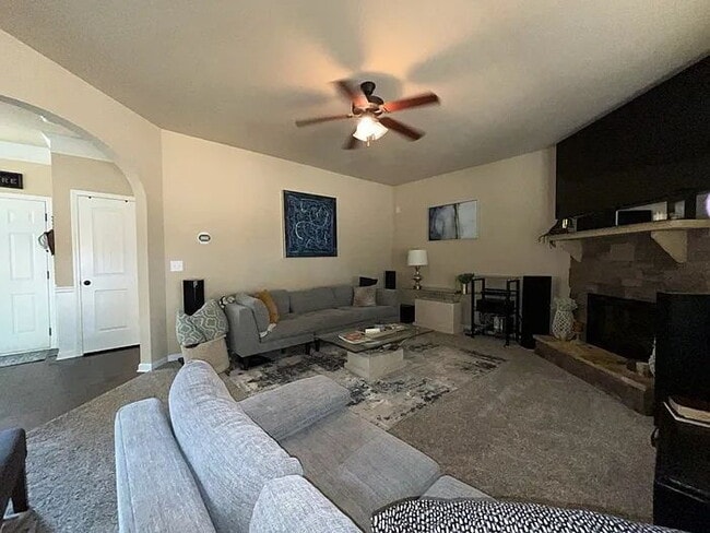 Building Photo - "Spacious 4-Bed Oasis with 2.5 Baths in Charming Simpsonville – 2400 Sq Ft of Comfort Awaits!"