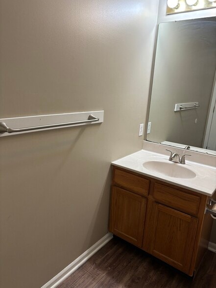 Building Photo - 5357 Ponderosa St.