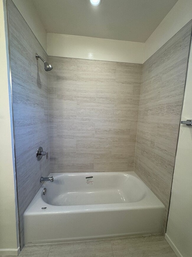 Building Photo - AVAILABLE NOW! BEAUTIFUL 3BD/1.5BA POINT LOMA HOME w/ GARAGE & LAUNDRY! SMALL PETS WELCOME!