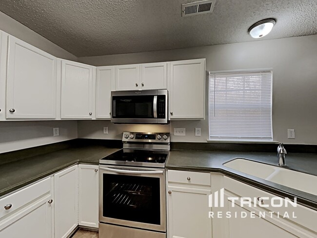 Building Photo - 2924 Dairywood Ln