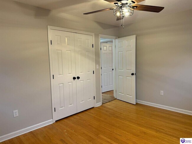 Building Photo - 913 Dogwood Cir