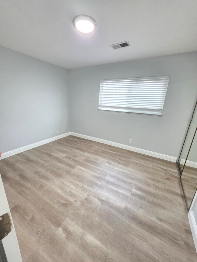 Building Photo - 1040 Gatter Dr