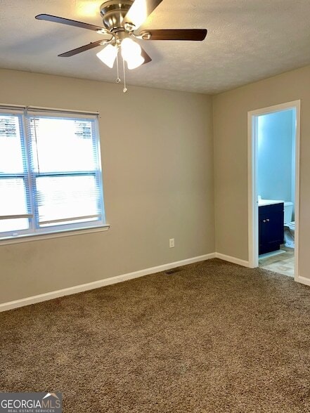 Building Photo - 945 Silverwood Dr