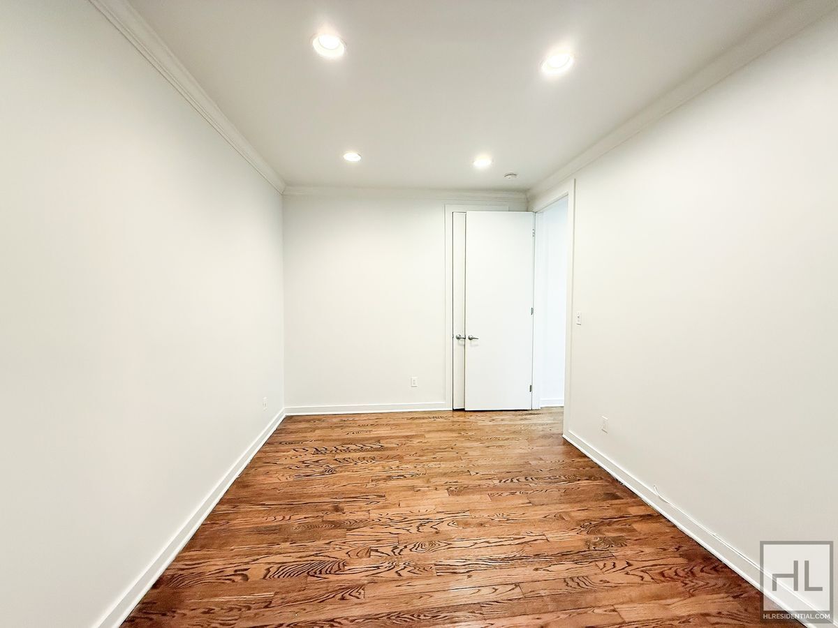 Building Photo - EASTERN PARKWAY / Crown Heights 1-Bed 1-Bath