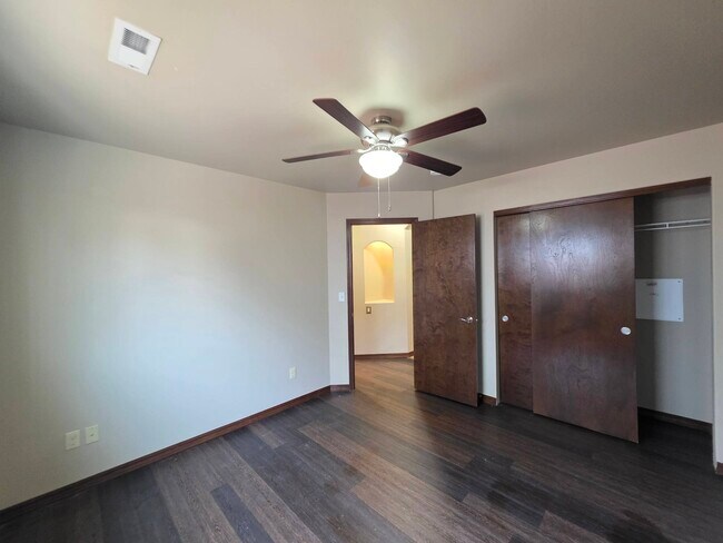 Building Photo - 1523 Sacajawea Ave