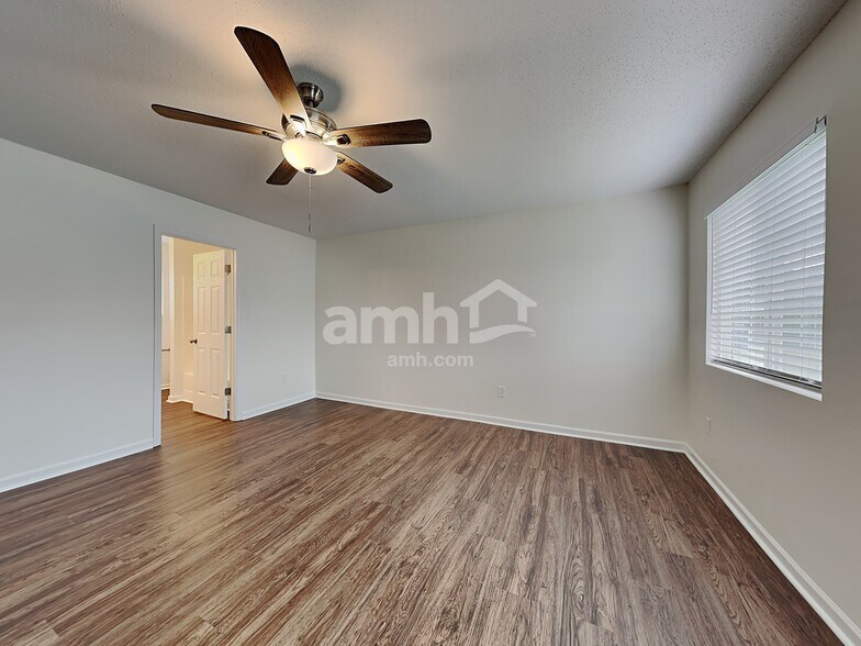 Building Photo - 712 Townsend Farm Dr