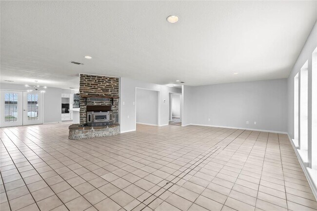 Building Photo - 2736 E State Hwy 29