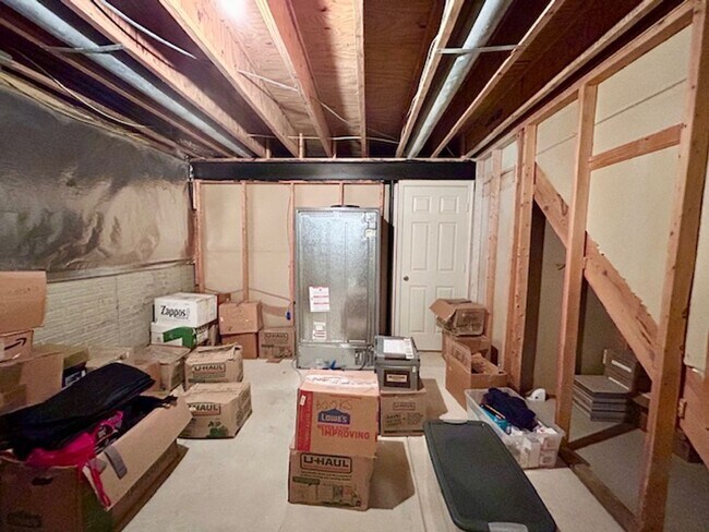 Building Photo - 5 Milestone Manor Ct