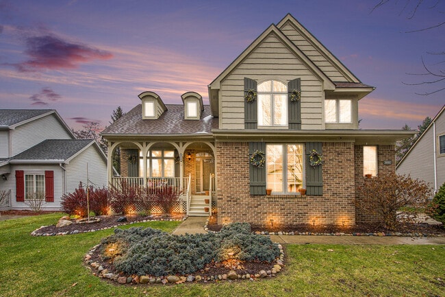 Primary Photo - 5660 Versailles Ave