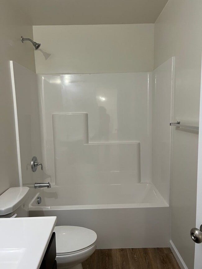 Building Photo - NEW 3 bed/2 bath with 1 car garage for lea...