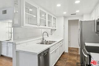 Building Photo - 521 Montana Ave