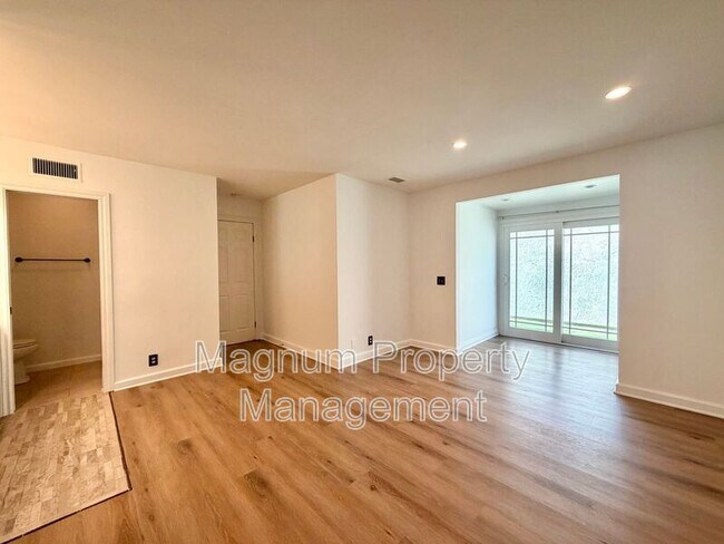 Building Photo - 24302 Ponchartrain Ln