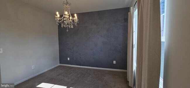 Building Photo - 126 Lindy Wy