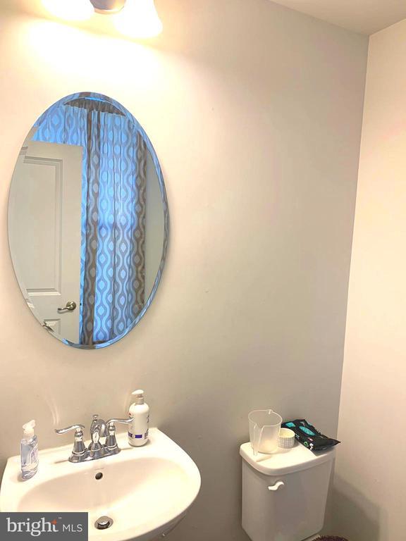 Building Photo - 9606 Julia Ln