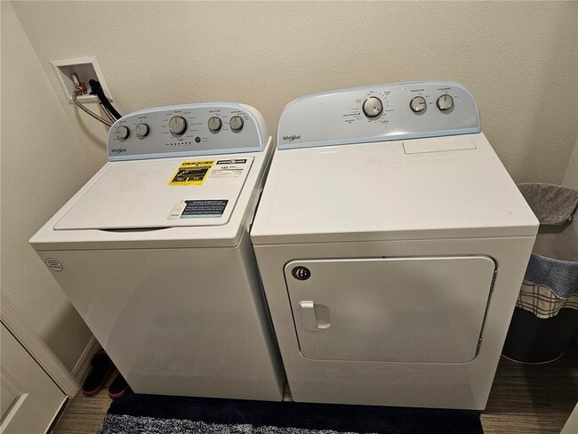 Building Photo - 32 Ramrock Ln