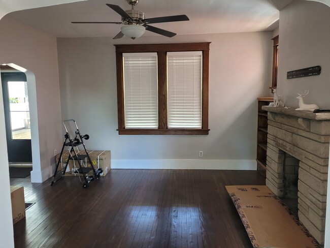 Building Photo - 1243 Hillsdale Ave