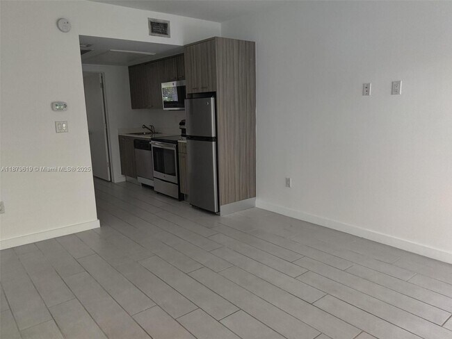 Building Photo - 740 Meridian Ave