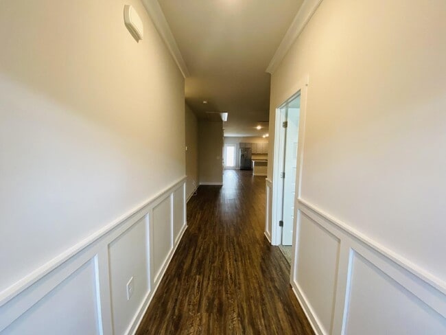 Building Photo - Charming 3-Bedroom Townhouse Retreat with 2 Full Baths in Madison – 1,500 Sq Ft of Spacious Living!"