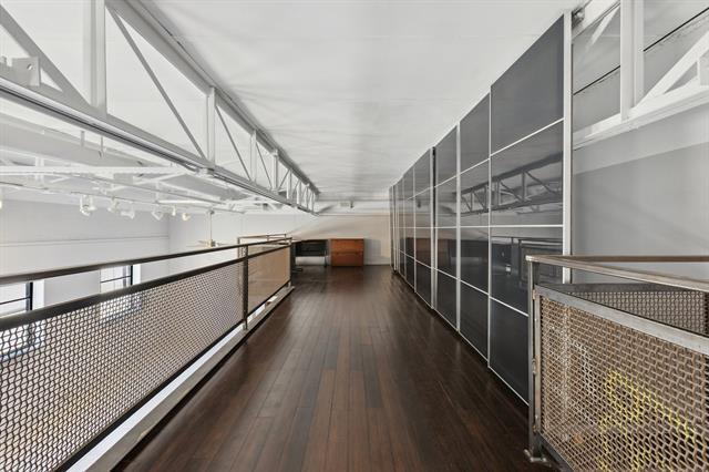 Building Photo - 215 N Walton St