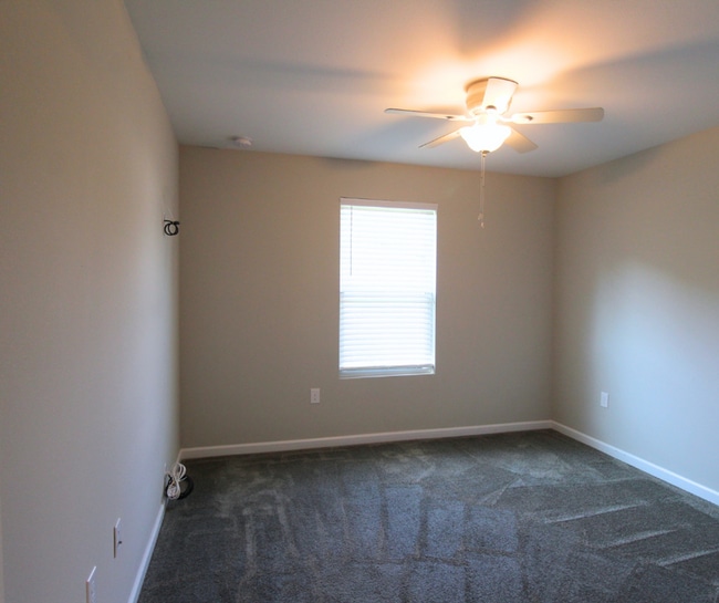 Building Photo - Coming Soon! 3 Bedroom Duplex with Garage!