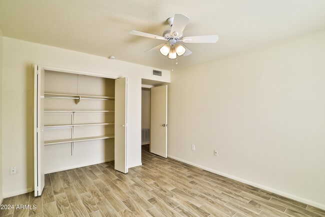 Building Photo - 9860 N 105th Ave