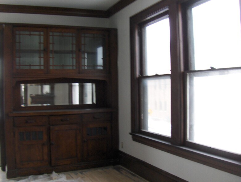 Building Photo - 3100 Elliot Ave