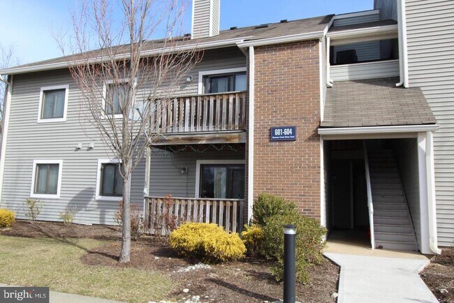 Building Photo - 604 Ravens Crest Dr