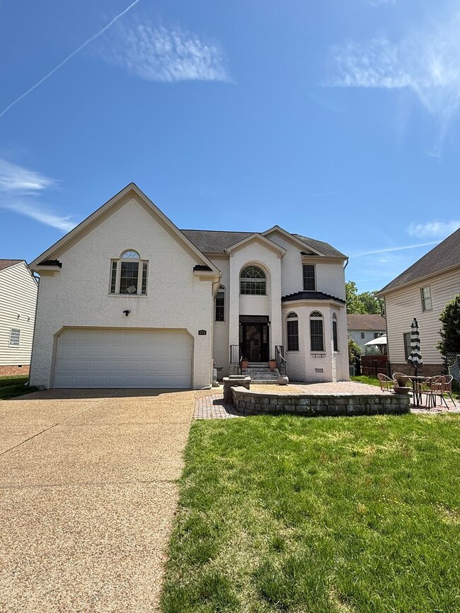 Building Photo - The Greenlands