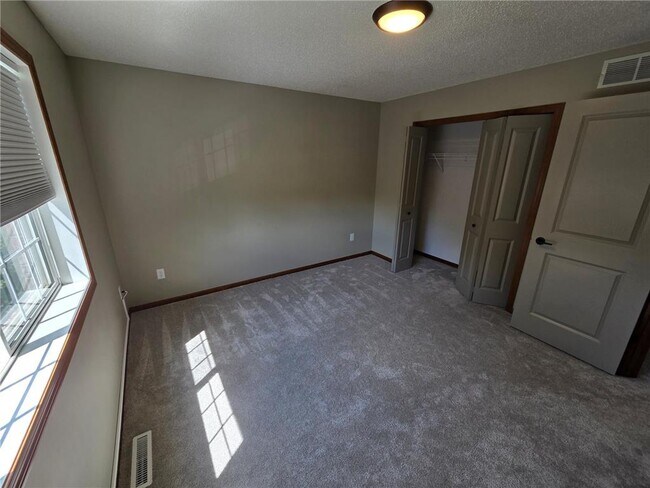 Building Photo - 18442 Lafayette Way