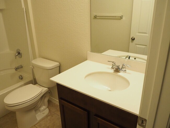 Building Photo - 3 Bed 2 Bath in Providence Village