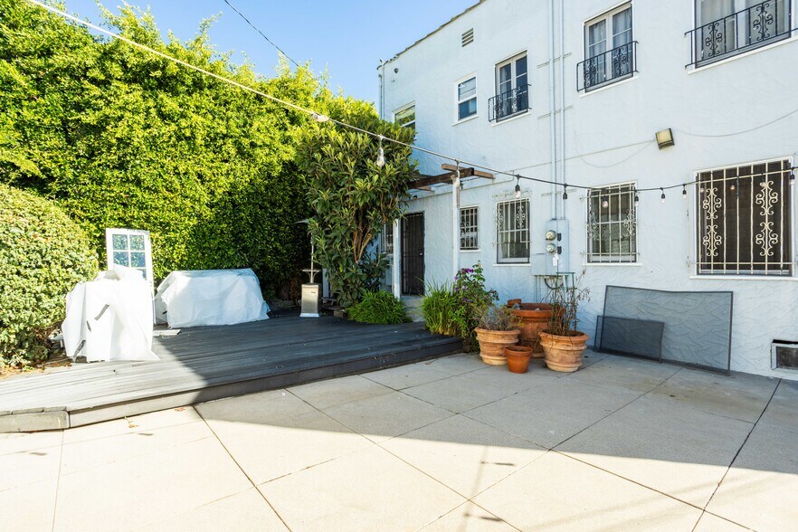 Building Photo - 165 S Mansfield Ave